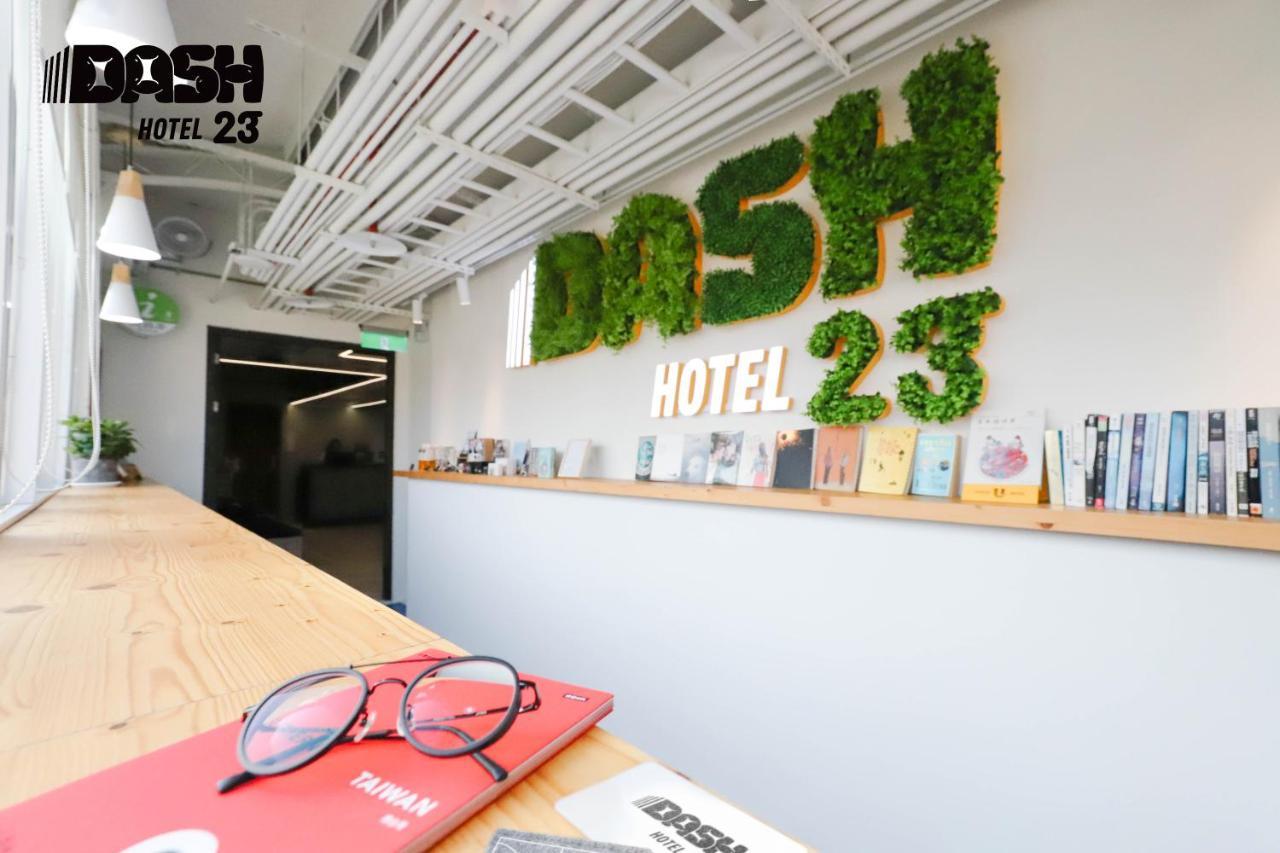 Dash 23 Hotel Tainan Exterior foto